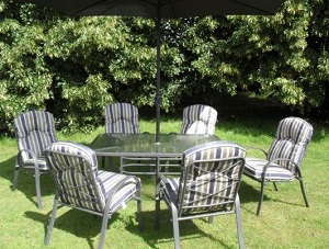 outdoor tables and chairs